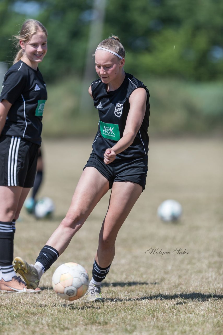 Bild 206 - wBJ TuRa Meldorf/Buesum - JFV Luebeck : Ergebnis: 1:0